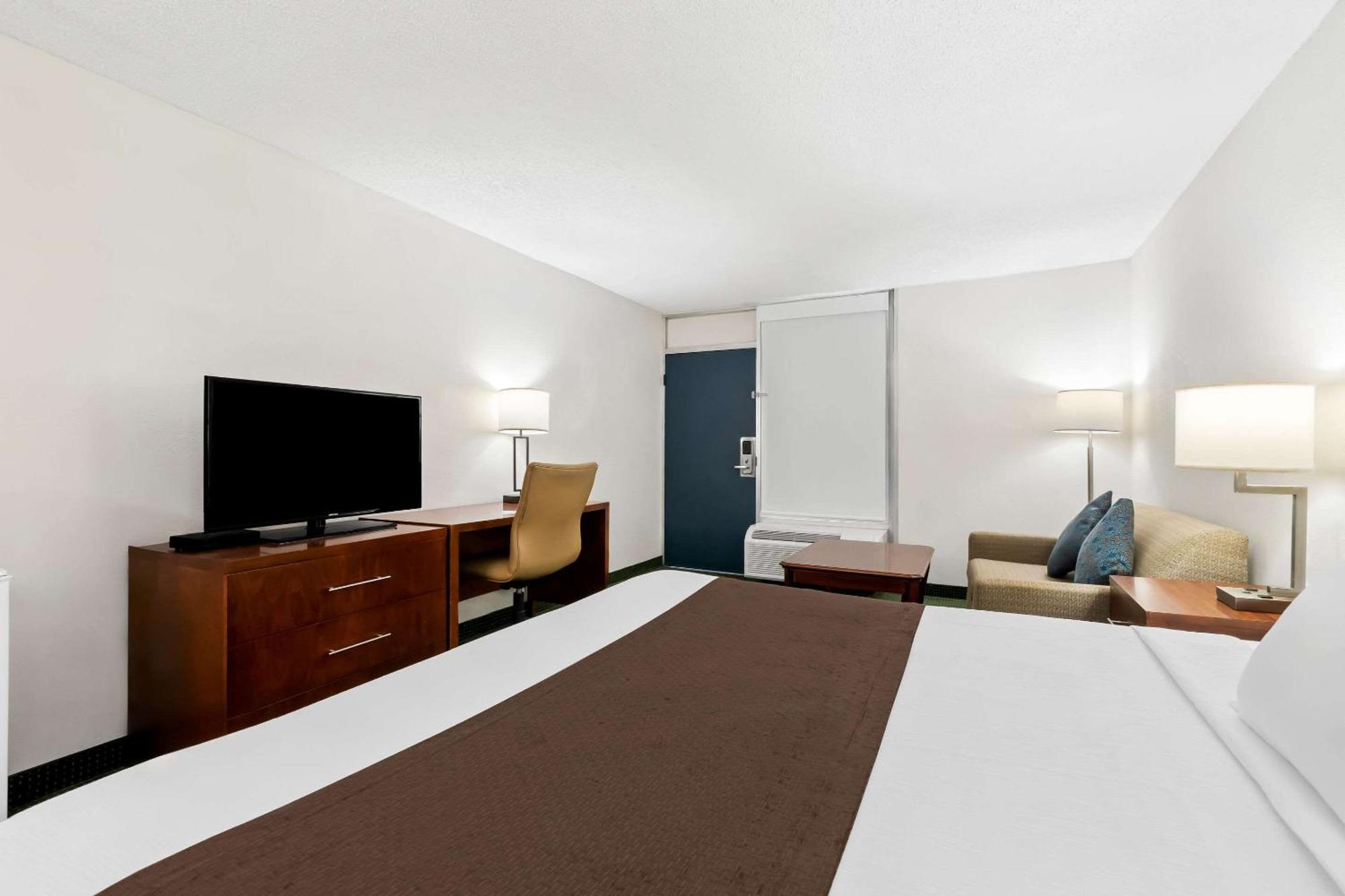 Rodeway Inn Долтон Экстерьер фото