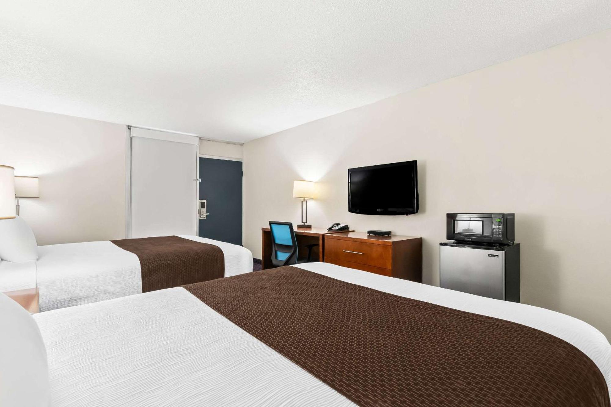 Rodeway Inn Долтон Экстерьер фото