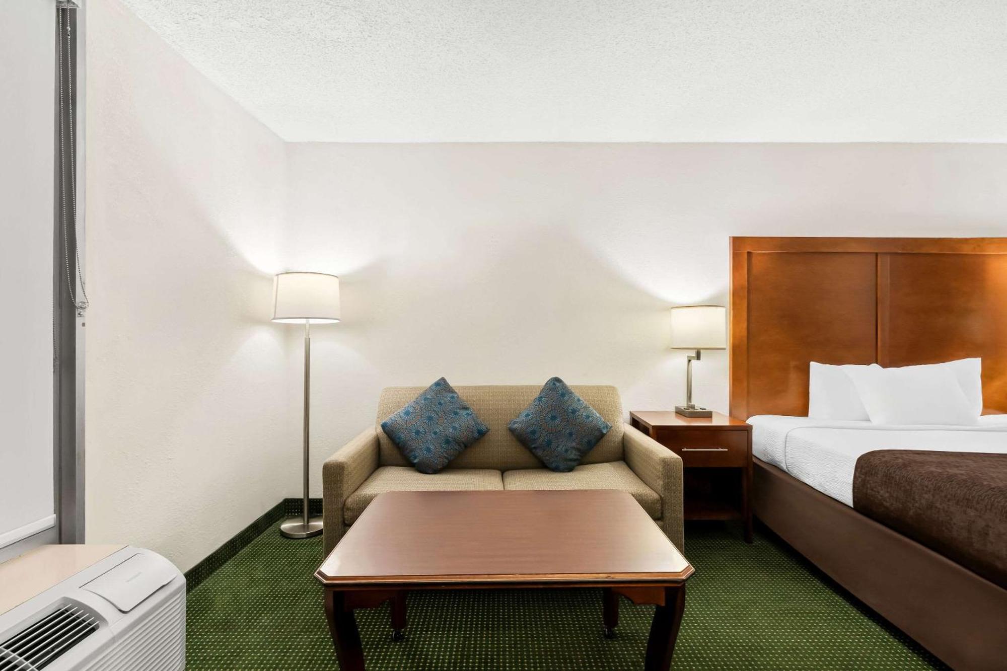 Rodeway Inn Долтон Экстерьер фото