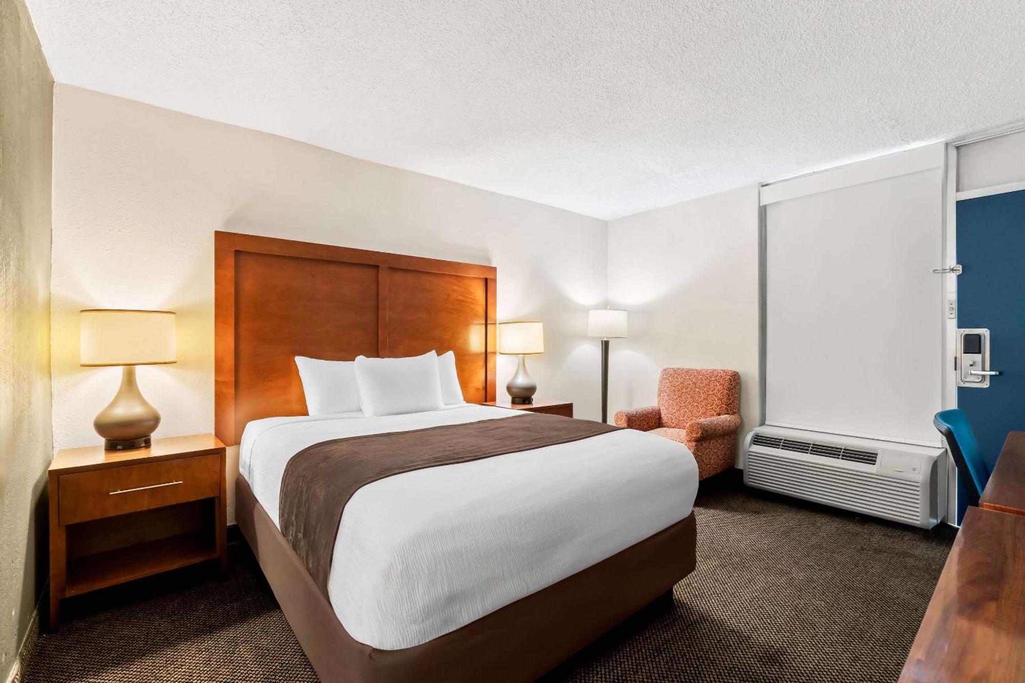 Rodeway Inn Долтон Экстерьер фото